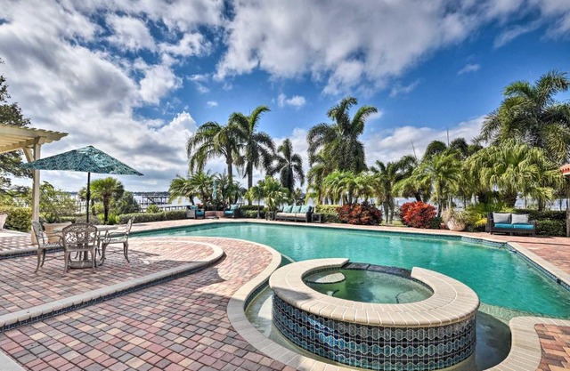 Captivating Luxury Villa with Private Beach!