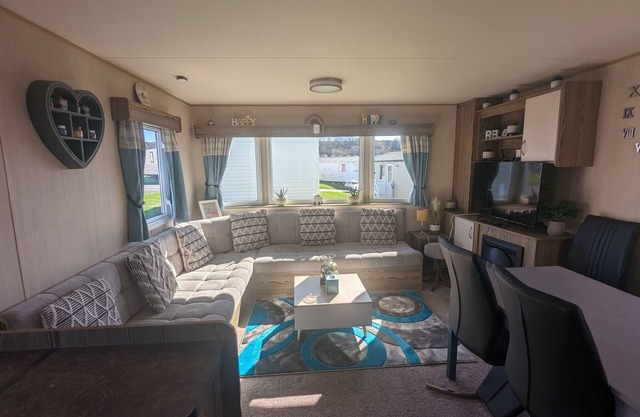 Caravan at Littlesea Holiday park, Weymouth - sleeps 8