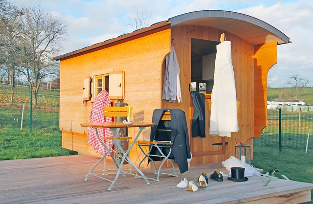 Caravan 'Schäferwagen' with Private Terrace and Shared Garden