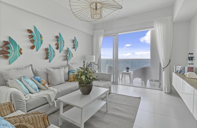 Caribbean Sunshine Breath Beachfront Apartment