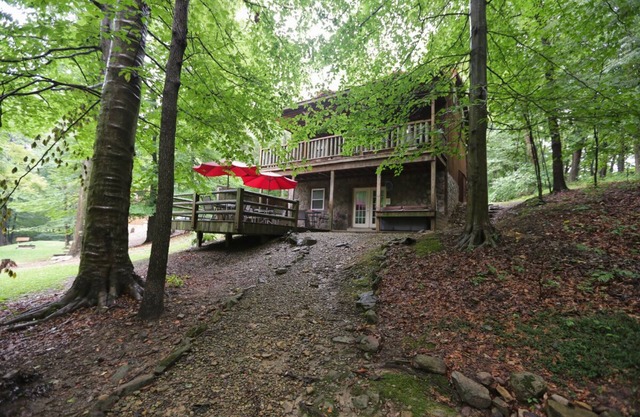 Carriage House Cabin #2 - Near Three Rivers
