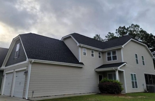 Carriage House in Gated Golf Course Community