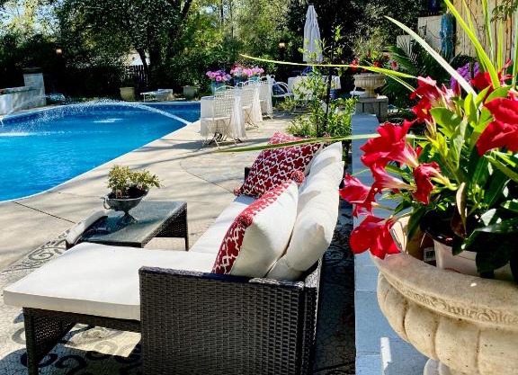 Carriage House Villa and gardens in downtown historic Lexington SC