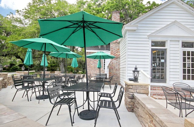 Carriage House102 at Wedgefield Country Club