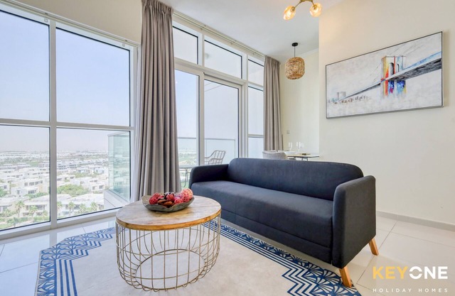 Carson Elegant Living in One Bedroom