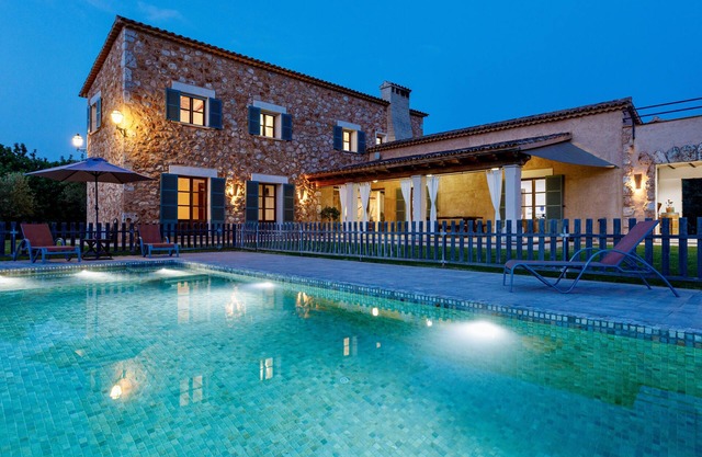 Cas Coix. Jacuzzi, gym & pool