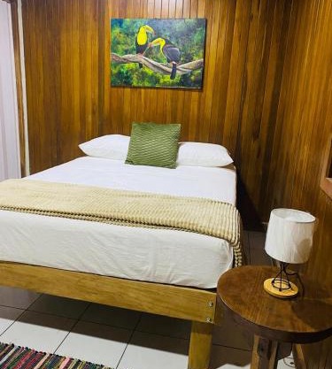 Casa 1856- cómodas habitaciones en el Centro de Alajuela