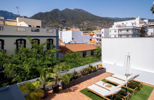 Casa Abuela To&ntilde;a by Huskalia | city center