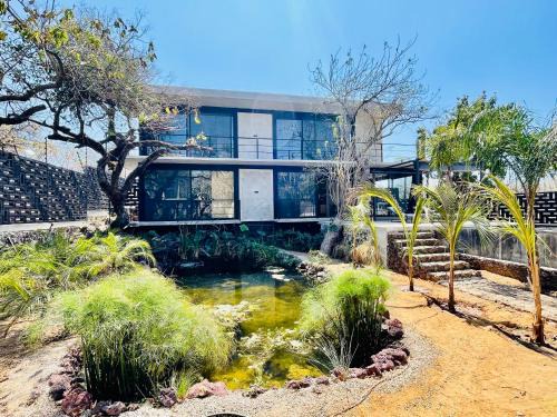 Casa Alma 2 with pond, gym & spa