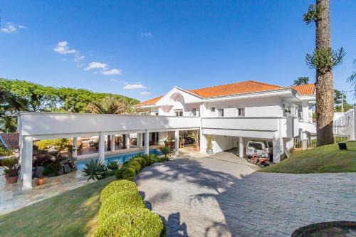 Casa alto padrão com piscina