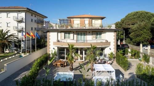 CASA AMARE 4&2, Emma Villas