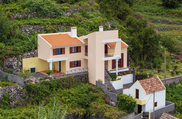 Casa Amarela da Fajã da Areia