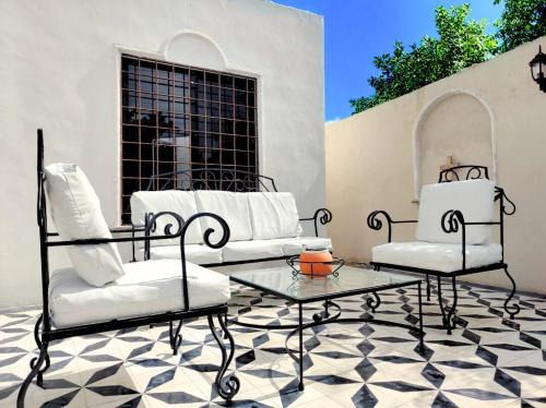 Casa Bugambilia Villa with Private Pool and Parking Merida