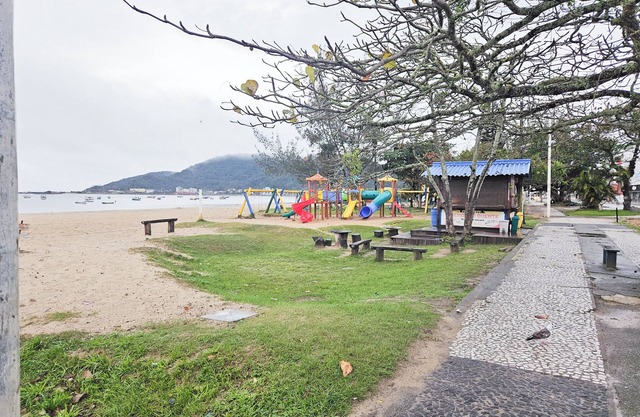 Casa c/3quartos a 450m da Praia da Enseada MQ1632