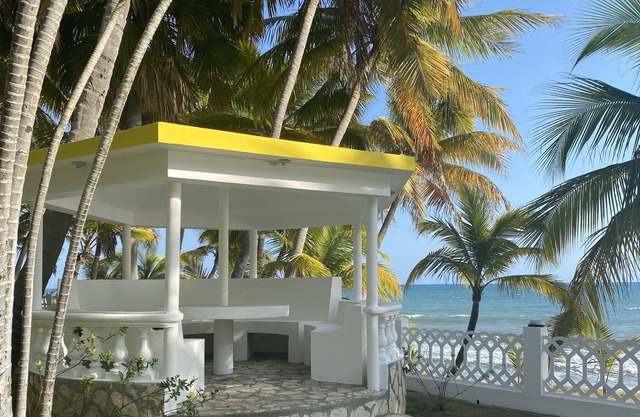 CASA COCO in the tropical garden by the sea