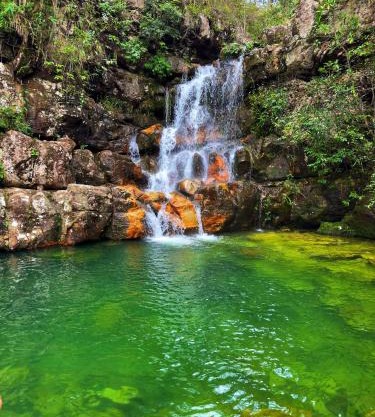Casa com cachoeiras e contato com a natureza