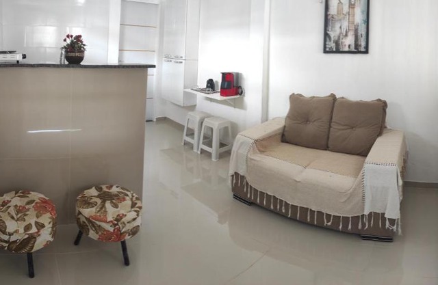 Casa com garagem 900 metros do mar