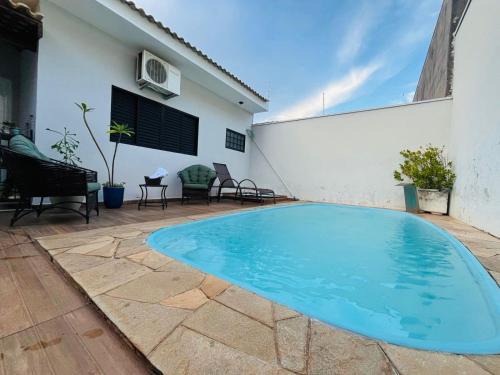 Casa Com Piscina próximo ao Parque do Povo