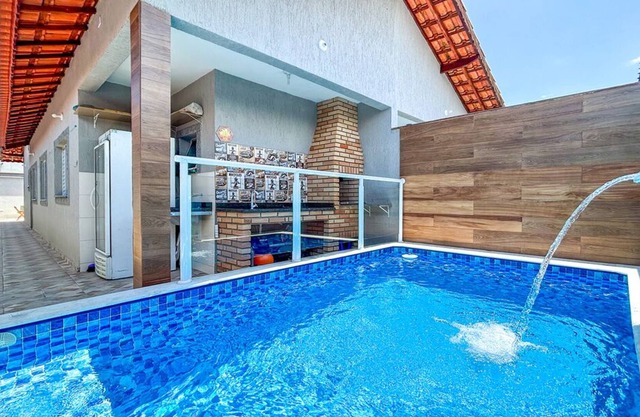 Casa com piscina e ótima localização - Itanhaém