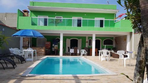 Casa com Piscina em Peruibe