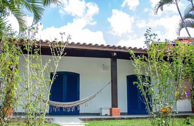 Casa com WiFi e churrasq a 200m da Praia de Guaecá