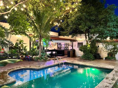 Casa con alberca 685