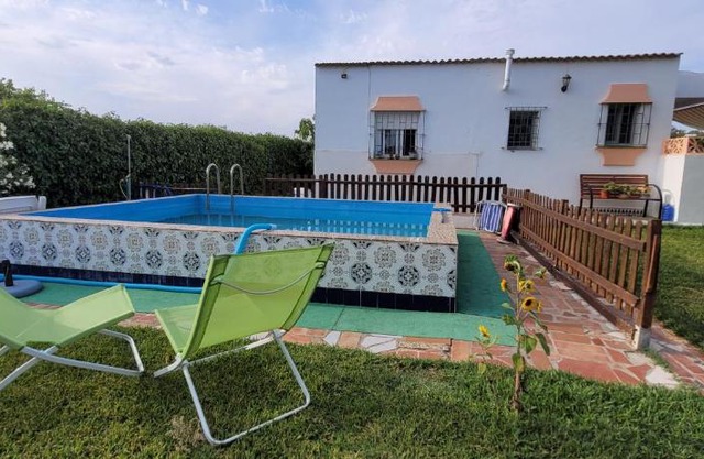 Casa con piscina privada y jardín