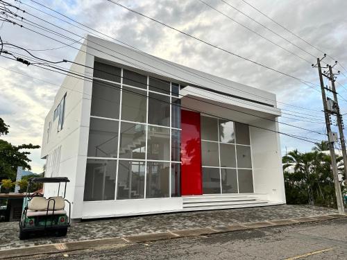 Casa con piscina y campo de golf