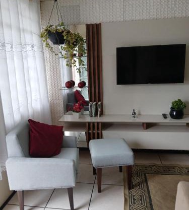 Casa confortavel com 2 quartos Wi-Fi e estacionamento numero 1