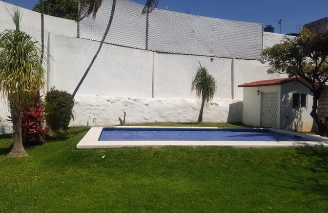 Casa Cuernavaca con alberca en fraccionamiento