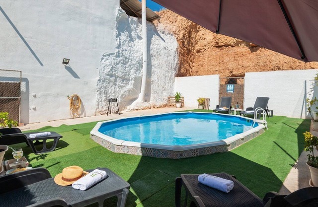 Casa Cueva Sol y Salamandra Pozo Alcón by Ruralidays