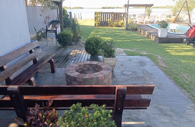 Casa da lagoa com rampa para embarcações