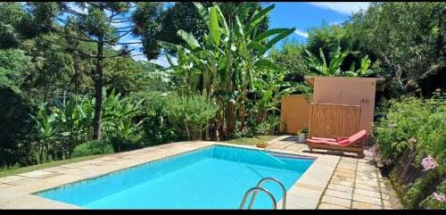 Casa das flores - Paraiso no Vale das Videiras, com natureza, canto dos pássaros e perto do centrinho