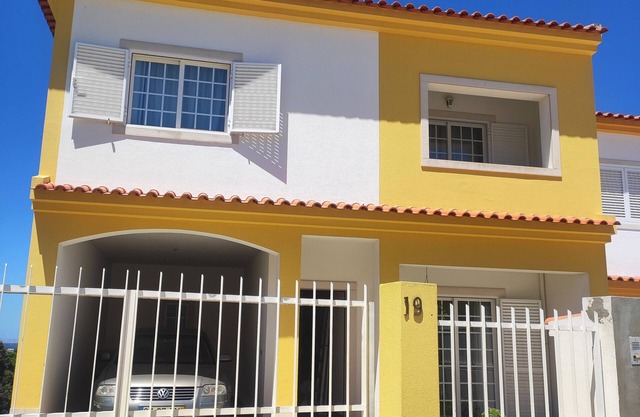 Casa das Rosas- Villa with garden, Charneca da Cotovia