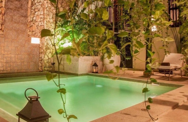 CASA DE ALBA 7BR 8BTHR MANSION FRONT MAIN CATHEDRAL 2 POOL STAFF INCLUDED