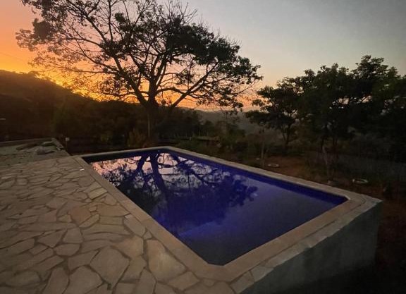 Casa de campo com linda vista p/ as montanhas.