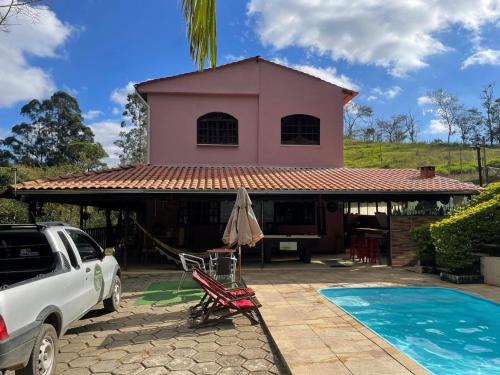 Casa de campo Domeni rustica e próximo a cidade de Juiz de Fora MG