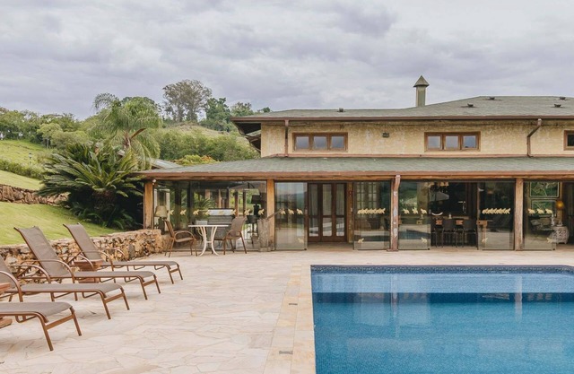 Casa de luxo em Amparo com piscina e churrasqueira