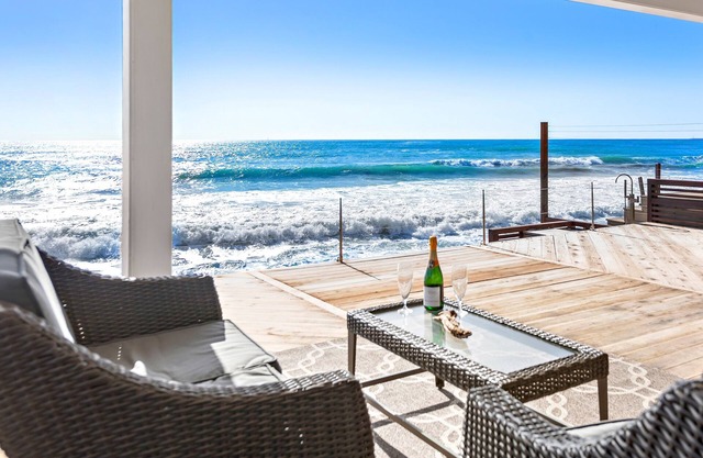 🏝️Casa Del Mar🏝️ on Beach Road.