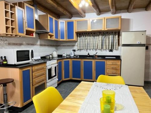 Casa del Pinar-Plottier-Diario Semanal Mensual-La Mejor Ubicación-Garaje Cerra do