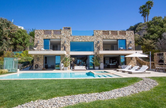 Casa di Pietra - Gated Estate On Beach