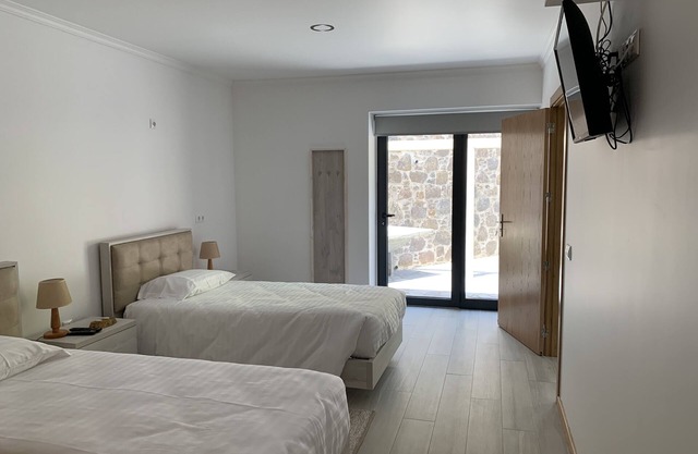 Casa do Ribeiro Frio - Massaroco Room