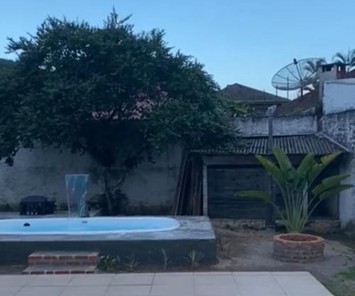 Casa do rio com piscina