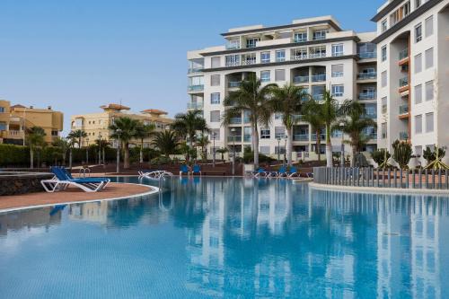 CASA DOBLE - penthouse, pool, priv parking, fibre net, spacious terrace