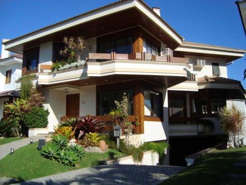 Casa em Jurerê Internacional próximo ao mar Reveillon disponível