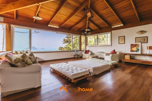 Casa em Ubatuba com piscina e vista incrivel