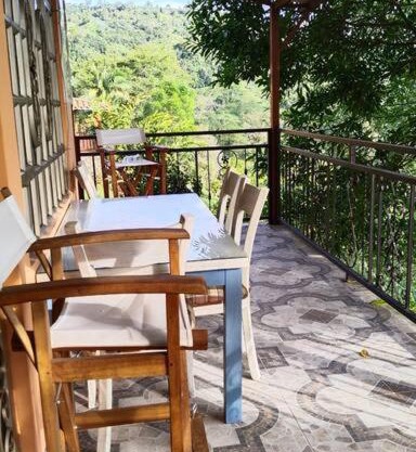 Casa en el aire, Finca el paraiso