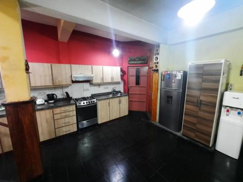 Casa Encarnación a pasos del Shopping Costanera