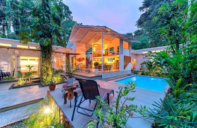 Casa Freya - Spacious new jungle villa, pool & AC