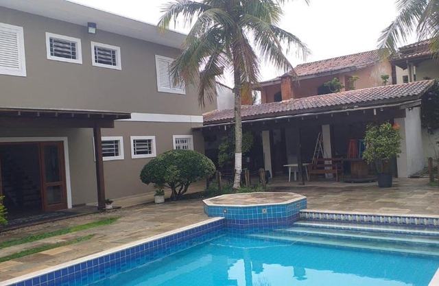 Casa Grande com Piscina a 50 metros da Praia